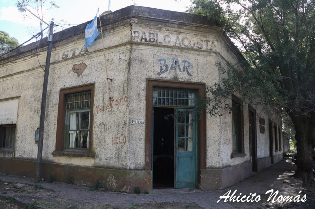 El bar almacén de Pablo Acosta @almacenacosta Llegamos a la localidad de Pablo  Acosta por la bellísima ruta 80 cruzando sierras, los…