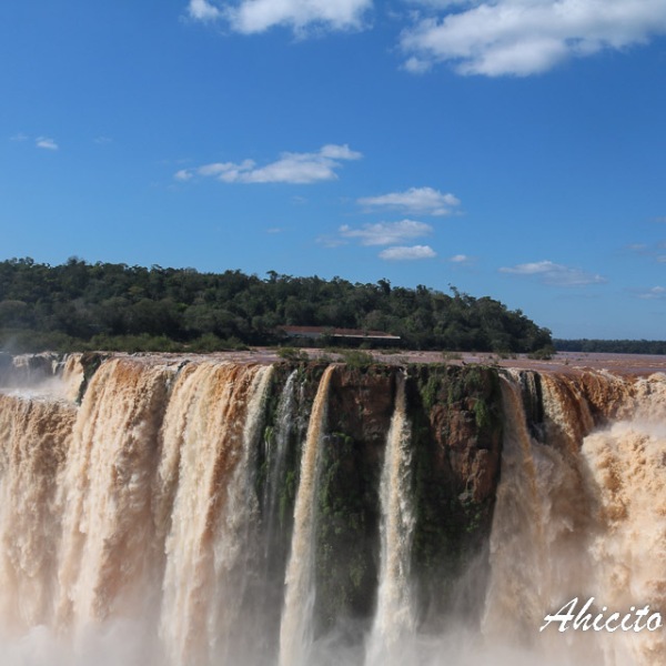 El Parque Nacional Iguazú: Las Cataratas del lado argentino.